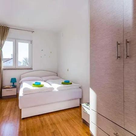 Villa In 5745