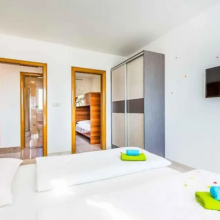 In 5745 * דראמליי